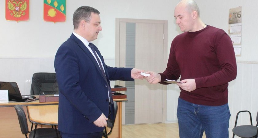 Медаль "За боевые отличия" вручили жителю Сердобского района Олегу Родионову