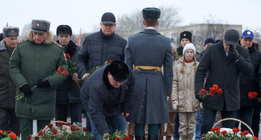 Губернатор Пензенской области почтил память героев Сталинградской битвы 