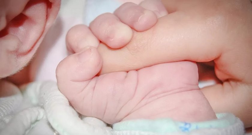 Пензенская служба "112" помогла отцу принять рождение двойни у беременной жены