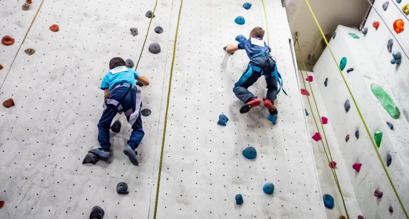 В Пензе провели областные соревнования по скалолазанию 