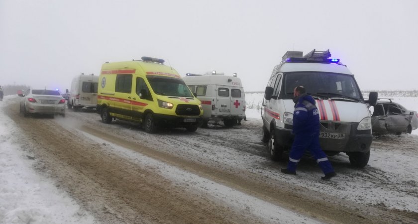 Появились фото и новые подробности ДТП с двумя погибшими в Шемышейском районе