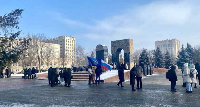 В Пензе возложили цветы в память о воинах-интернационалистах
