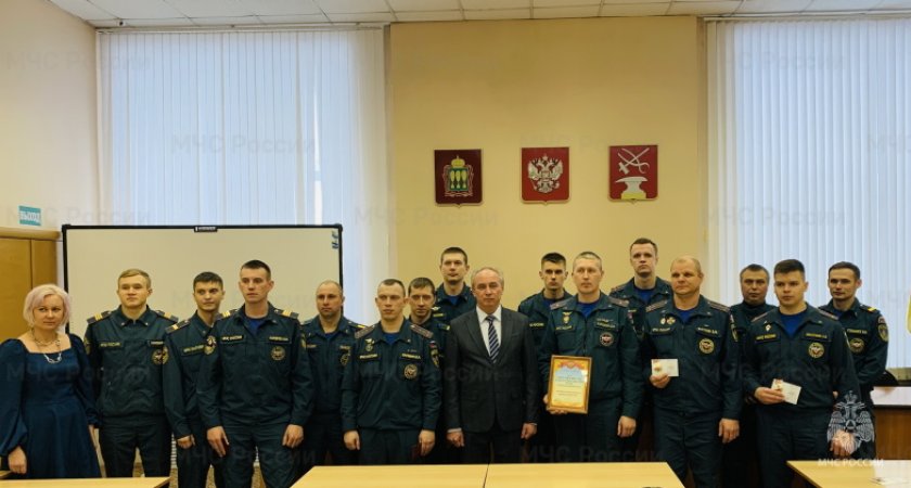 В администрации Кузнецка вручили знаки отличия «Готов к труду и обороне»