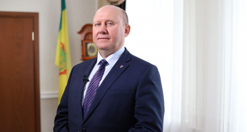 Министр здравоохранения Вячеслав Космачев поздравляет пензенцев с Днем защитника Отечества