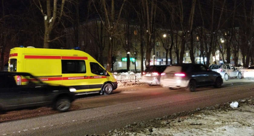 В Пензенской области водитель получил повреждения в столкновении двух "ЛАД"