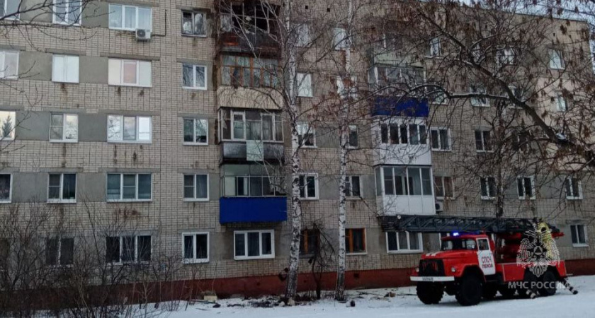 В Пензе в многоквартирном доме на улице Ворошилова загорелся балкон  
