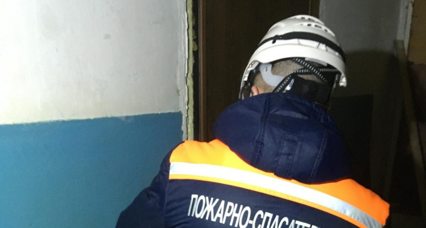 Пензенские спасатели помогли вскрыть двери в квартиры беспомощных больных