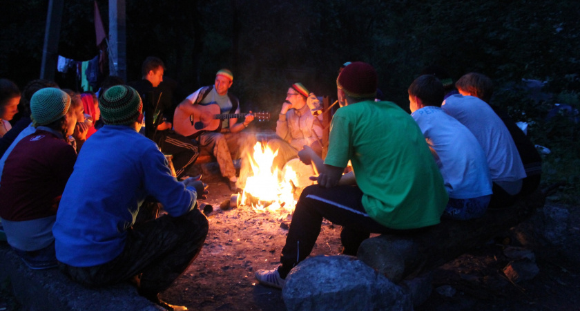 Пензенцам рассказали, как встать в электронную очередь за путевкой в детский лагерь 