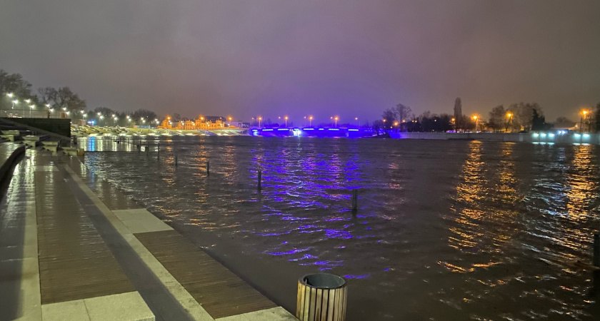 В Пензе затопило многоэтажки, дворы и набережную 