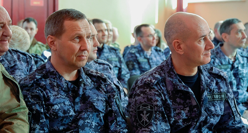 Сотрудников пензенской Росгвардии поздравили с профессиональным праздником