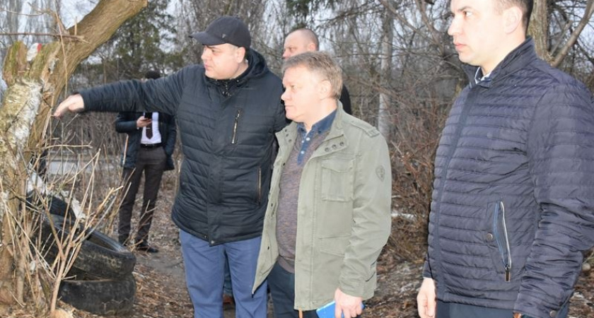 В Пензе мэр поручил благоустроить остановочные павильоны