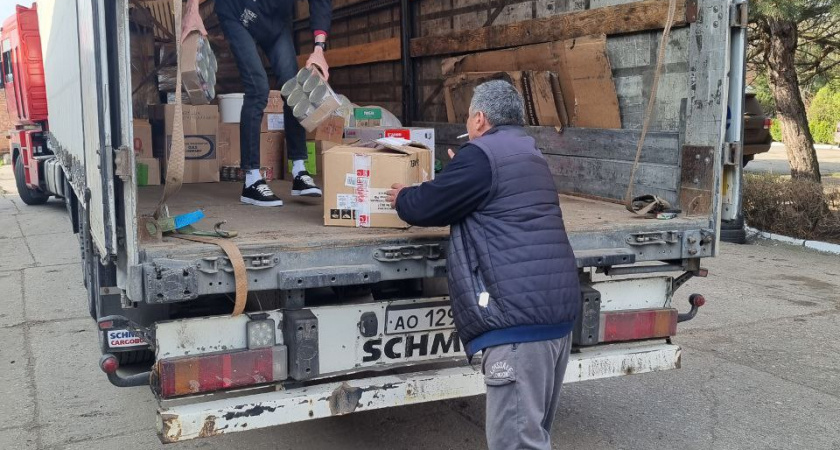 Пензенцы отправили 18 коробок продуктов и 11 с вещами в Пологовский район Запорожья 