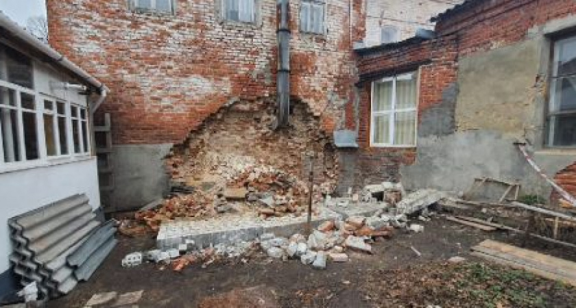 Златогорский прокомментировал обрушение стены медицинского колледжа в Кузнецке 
