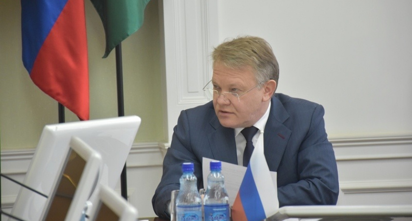 Басенко и бизнесмены обсудили ремонт улицы Байдукова