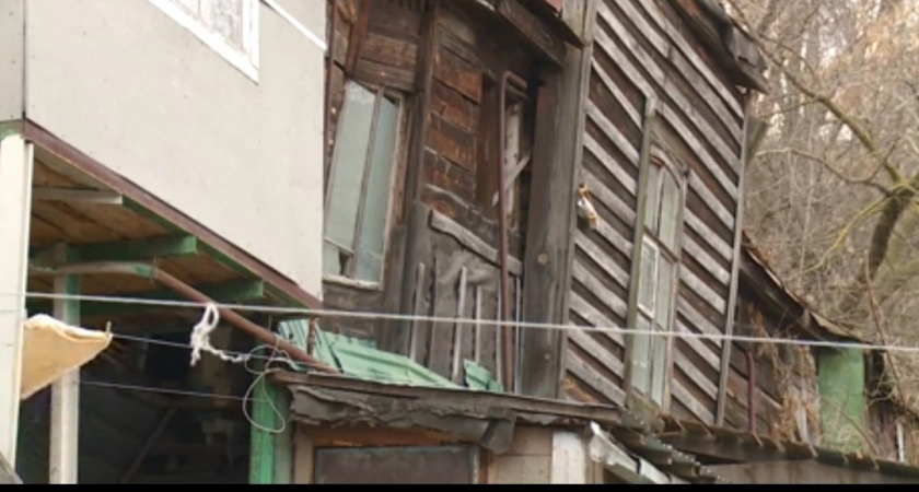 Жители улицы Кураева в Пензе вынуждены мыть посуду дождевой водой