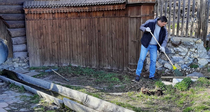 Пензенский родник "Самовар" очистили от мусора