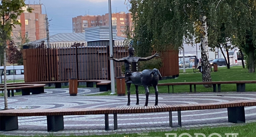 Креативные вандалы из Пензы раскрасили причинное место у статуи кентавра