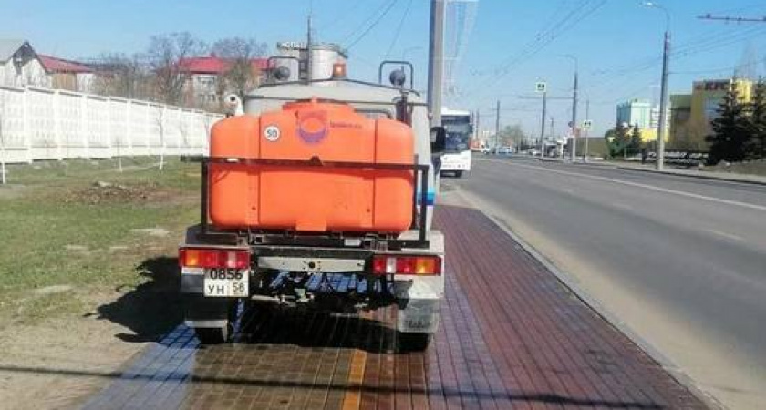 Улицы Пензы ежедневно отмывают от грязи и пыли 