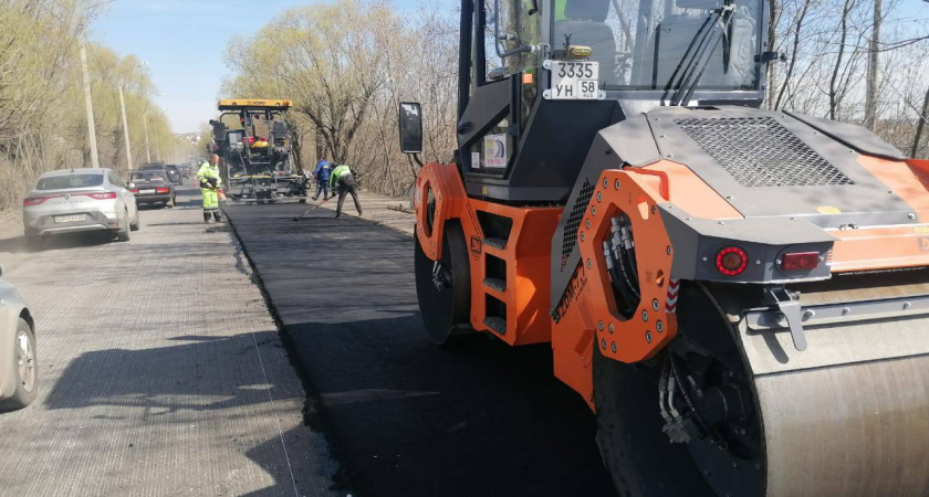 Мельниченко поручил ускорить открытие нового асфальто-бетонного завода