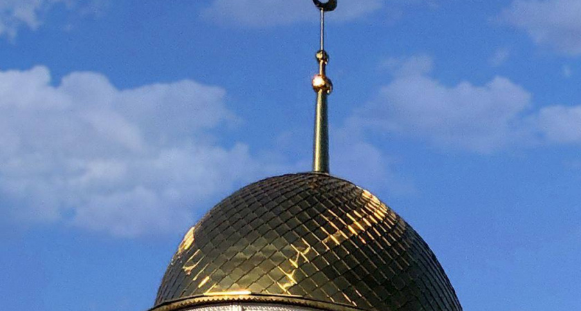 Мельниченко поздравил мусульман с праздником Ураза-байрам 