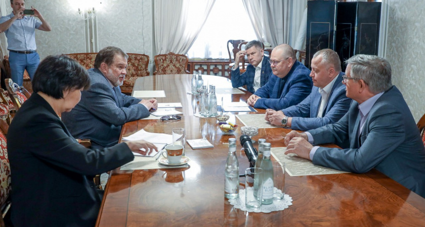 Пензенская делегация во главе с губернатором Олегом Мельниченко приехала в Узбекистан