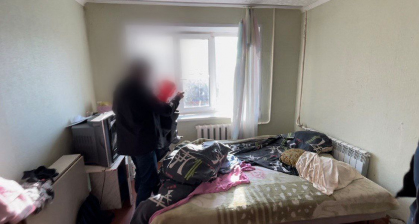 26-летний пензенец ворвался к квартиру на Бекешской с ножом и набросился на любовника жены