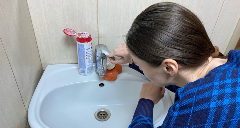 С проблемой отключения горячей воды в Тепличном будет разбираться прокуратура