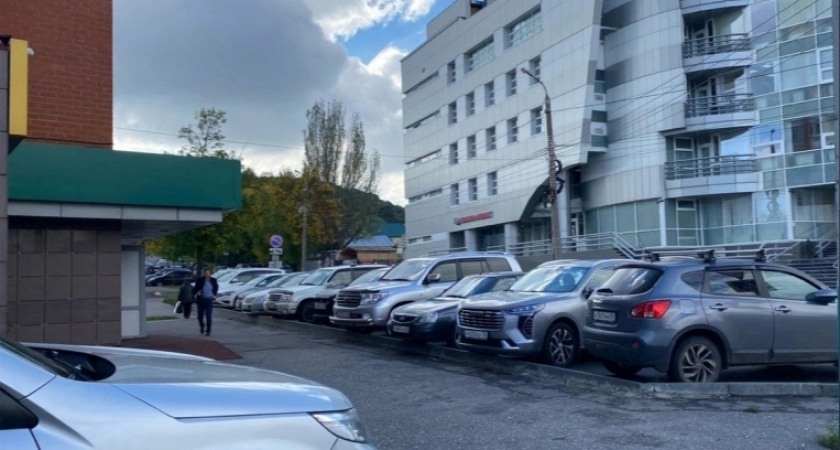 Пензячка пожаловалась на сквозное движение во дворах улицы Карпинского