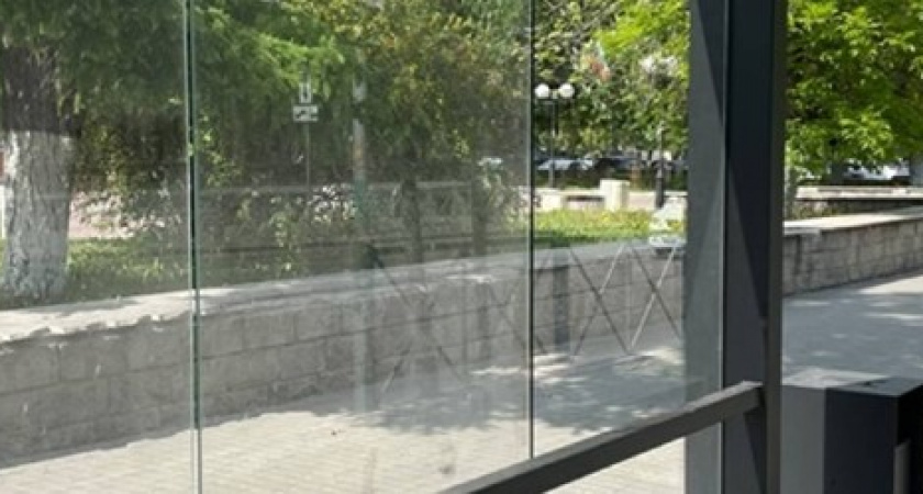 В Пензе полиция опрашивает подростков, которые разрушили остановку у Дома Мейерхольда