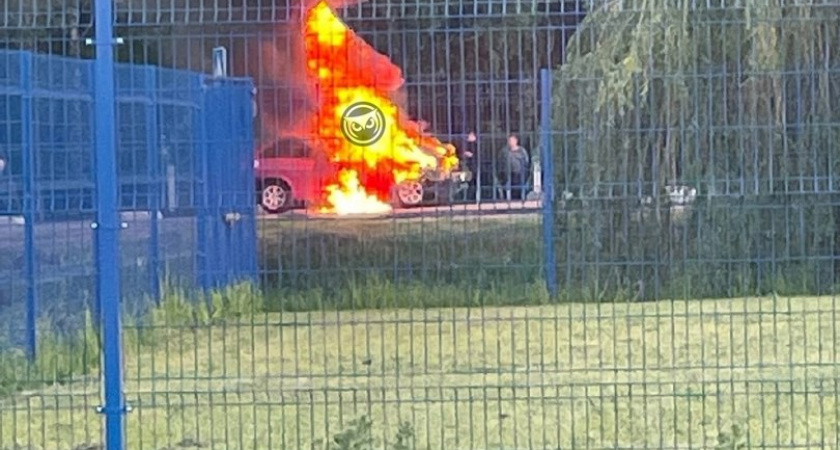 Появилось видео с места страшного ДТП в Белинском, где после удара загорелся ВАЗ 