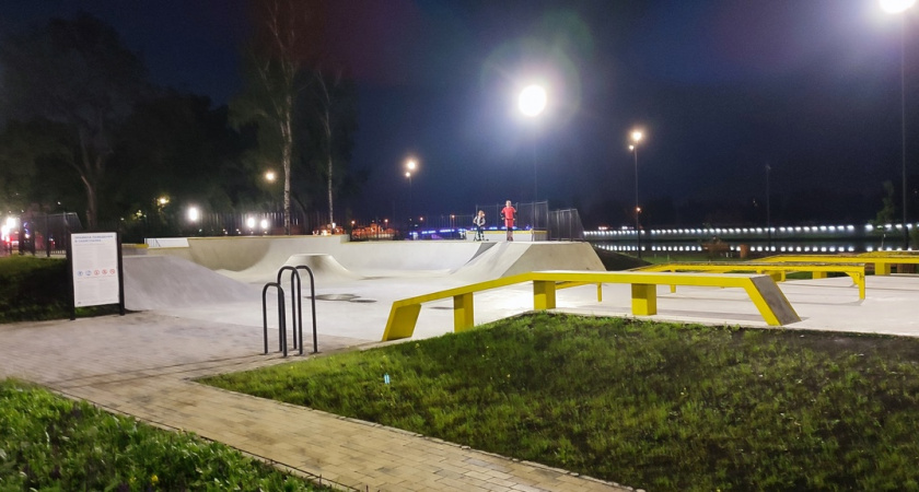 В скейт-парке на набережной в Пензе сделали освещение, на отсутствие которого жаловались