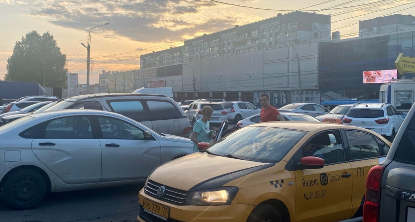 С 1 сентября 2023 года таксисты в Пензе не смогут работать более 12 часов в сутки