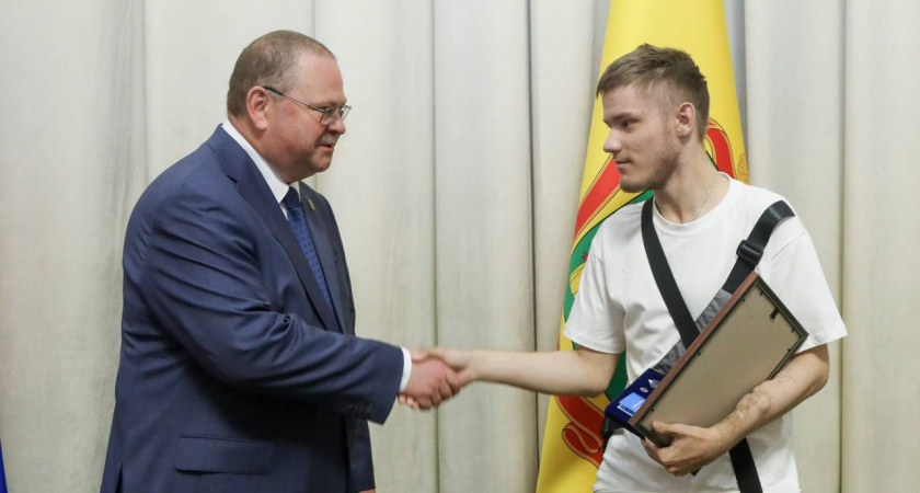 Мельниченко вручил пензенцам государственные награды в преддверии Дня России и Дня города