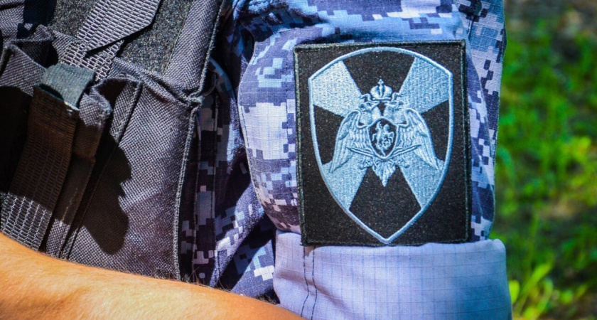 Четыре девушки оставили пензецу счет в баре почти на 15 тысяч рублей, а сами ушли 