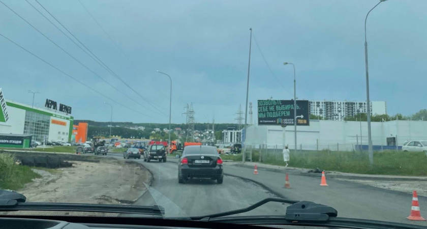 В Пензе из-за ремонта дороги у "Леруа Мерлен" работает только одна полоса движения