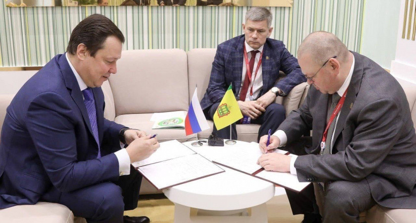 Олег Мельниченко объявил о создании в регионе фабрики по производству спецобуви