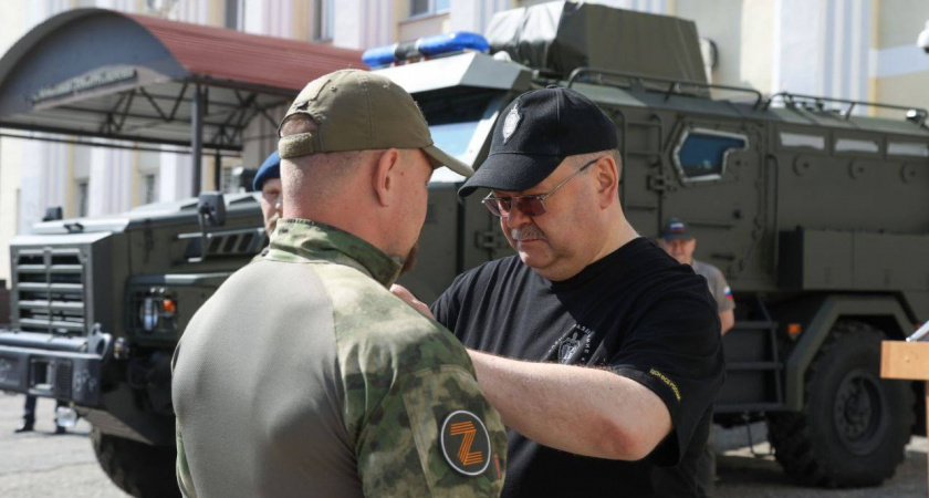 Пензенские офицеры СОБР, которые приехали из зоны СВО, получили медали и ордена