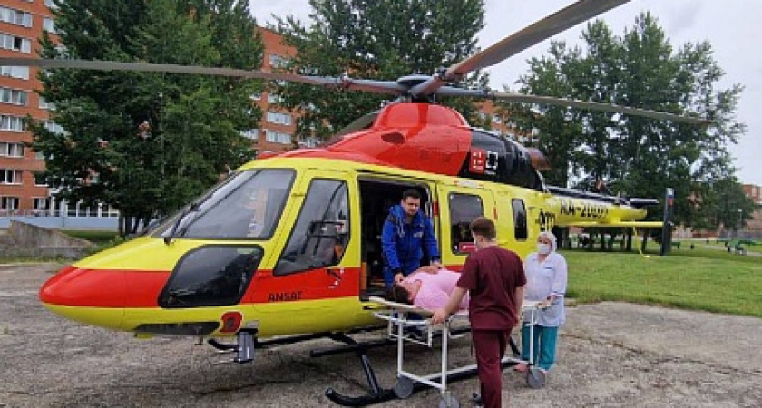 В Пензу из Каменки на вертолете экстренно доставили пациента с больным сердцем