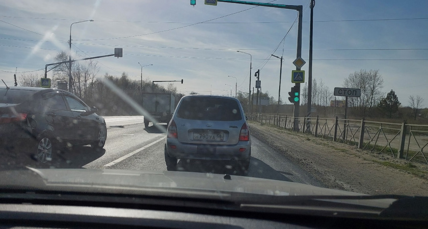 После недовольств дачников дорожники перенесли разметку на повороте к Чемодановским дачам