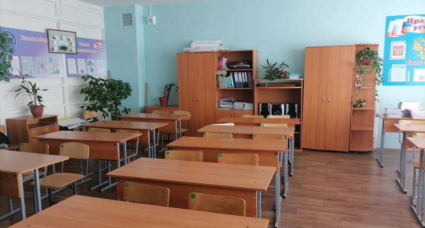 Родители учеников школы №25 сообщили об отказе руководства переводить детей в школу №32