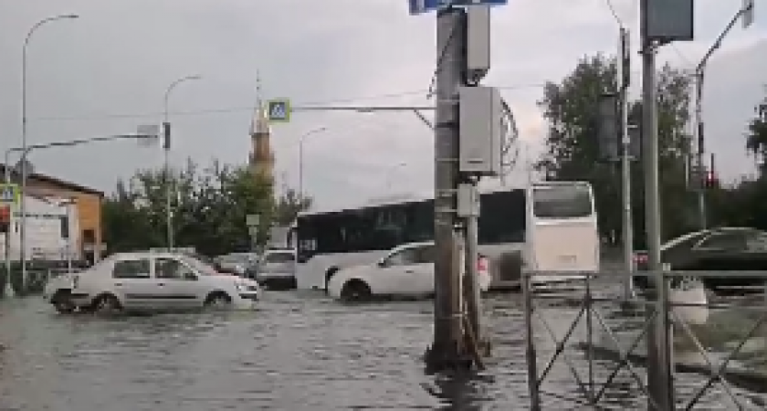 Из-за мощного ливня пензенские улицы превратились в реки 