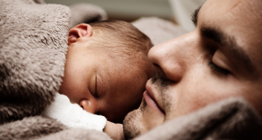 В 2023 году в декрет ушли 105 мужчин в Пензенской области