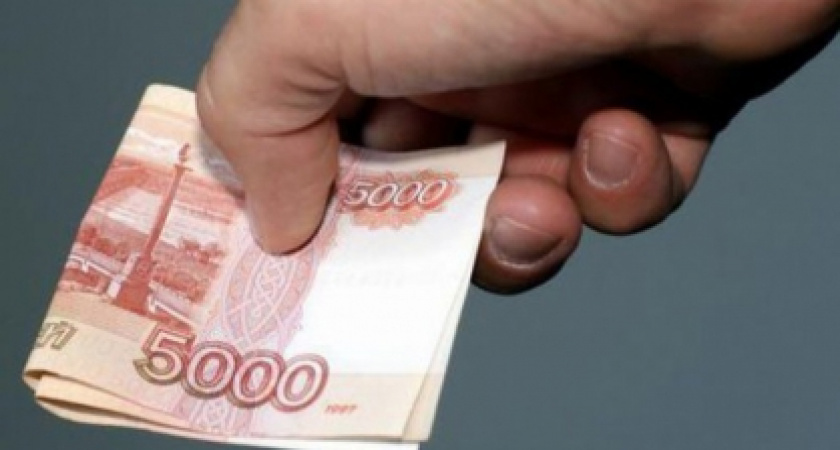 В Пензе задержали 52-летнего мужчину, который пытался дать взятку инспектору и следователю