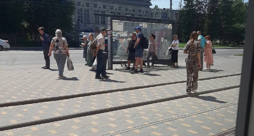 Новые остановки в Пензе не прошли испытания жарой, просят вернуть старые павильоны