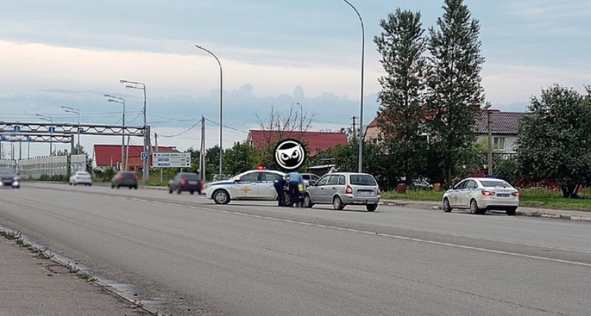 На улице Островной в Пензе водитель влетел в экипаж ДПС