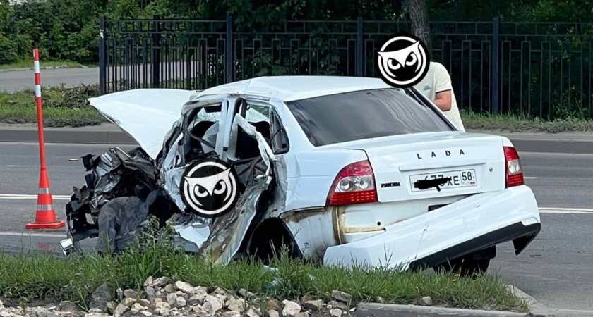 Появилось видео с места жуткого ДТП с "Приорой" на Калинина в Пензе