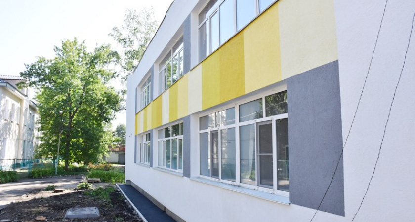 Басенко рассказал, как идет ремонт в школах №51 и 47 в Пензе