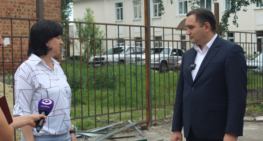 Алексей Комаров проверил ход капитального ремонта школы № 51 в Пензе