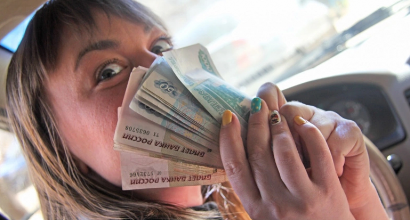Россиянам дадут разово по 20 000 рублей от ПФР в августе. Названа дата зачисления денег