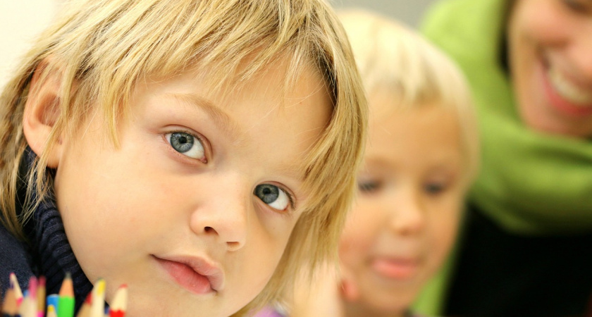 Все-таки выплатят: перед новым учебным годом семьи с детьми получат по 10000 рублей